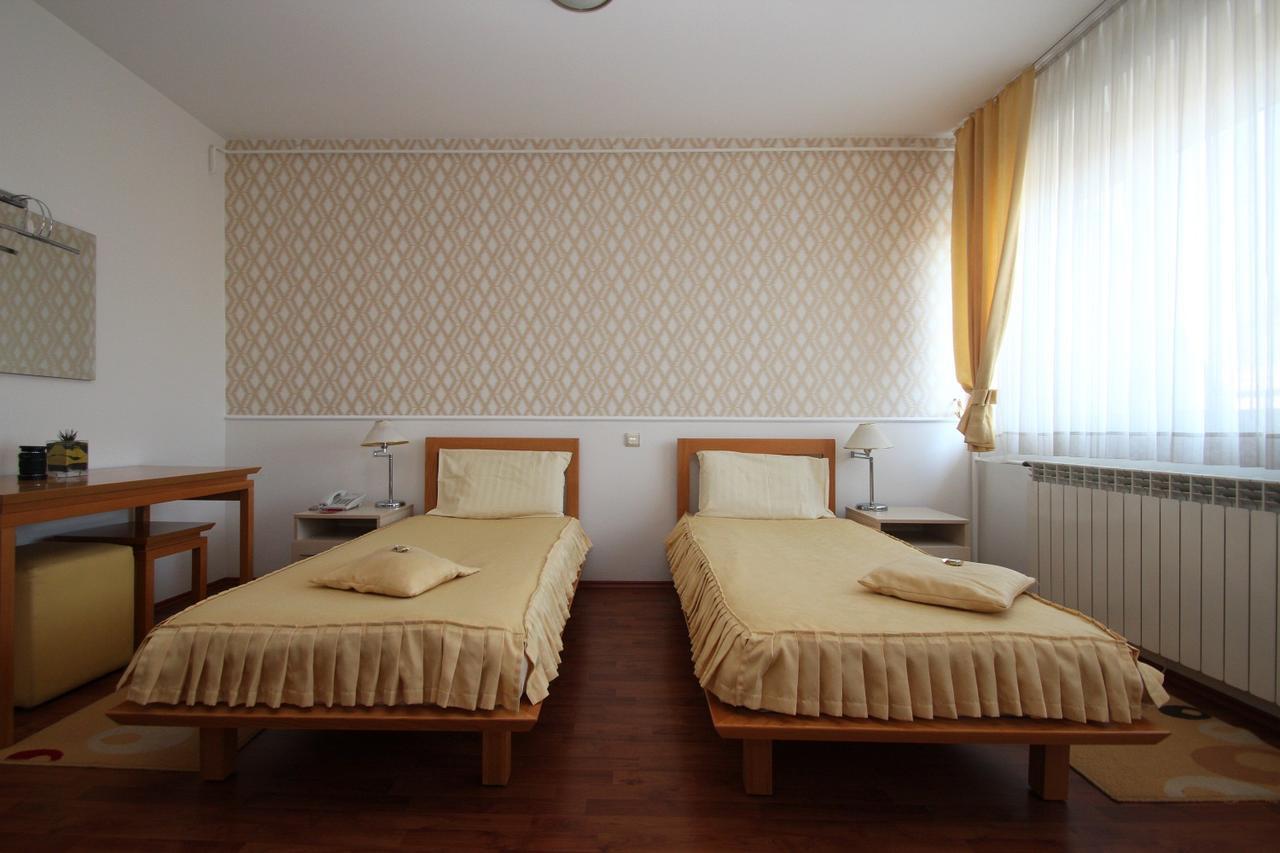 Garni Hotel Belvedere Lux Kraljevo Ngoại thất bức ảnh